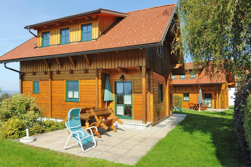 Chalet in Schlierbach Near Ski Trails