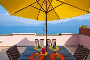 Residence Casa & Vela With Private Beach, Oggebbio