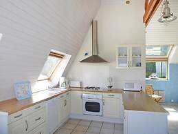 Comfortable Holiday Home With Fantastic sea View