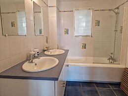 Comfortable Holiday Home With Fantastic sea View