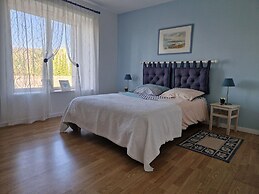 Comfortable Holiday Home With Fantastic sea View