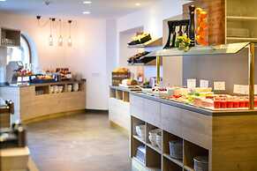 Apartment in Matrei With ski Storage