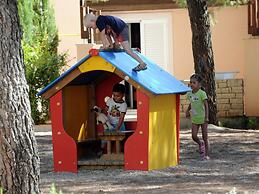 Apartments in Zaton Holiday Resort With Pool