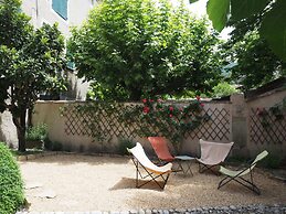 Charming Provencal Holiday Home With Garden