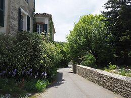 Charming Provencal Holiday Home With Garden