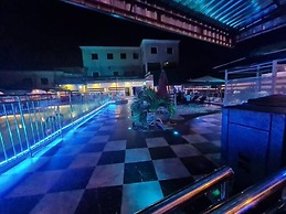 Rolak Hotel and Suites
