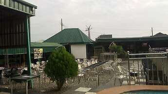 Rolak Hotel and Suites