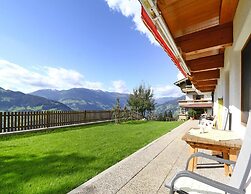 Apartment in Hippach im Zillertal With a Garden