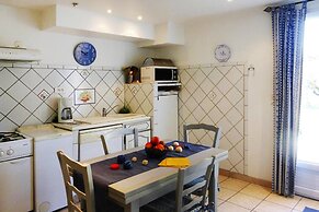 Holiday Cottage With Private Terrace, Bellegarde