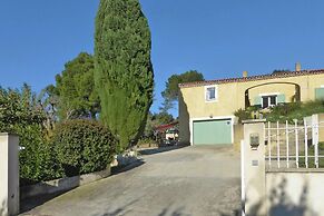 Holiday Cottage With Private Terrace, Bellegarde