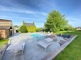 Norman Property With Pool, bay of Mont St. Michel