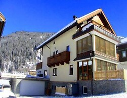 Flat in Krimml With a Balcony