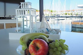 Hausboot in Boltenhagen