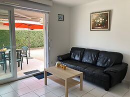 Terraced House, Moliets