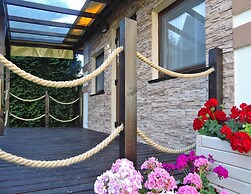 A Comfortable Holiday Home With a Swimming Pool and Jacuzzi in Miedzyw