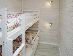 A Comfortable Holiday Home With a Swimming Pool and Jacuzzi in Miedzyw