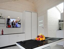 A Comfortable Holiday Home With a Swimming Pool and Jacuzzi in Miedzyw