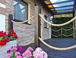 A Comfortable Holiday Home With a Swimming Pool and Jacuzzi in Miedzyw