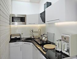 A Comfortable Holiday Home With a Swimming Pool and Jacuzzi in Miedzyw