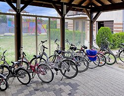 A Comfortable Holiday Home With a Swimming Pool and Jacuzzi in Miedzyw