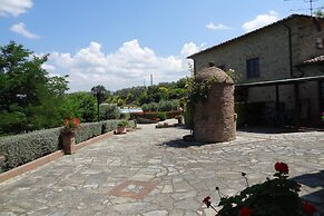 Apartment in Volterra With Garden