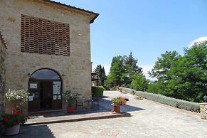 Apartment in Volterra With Garden