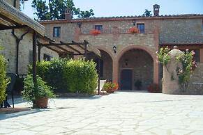 Apartment in Volterra With Garden