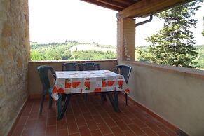 Apartment in Volterra With Garden