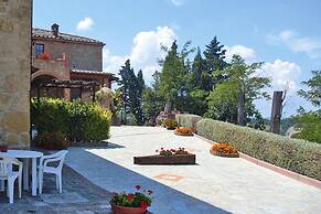 Apartment in Volterra With Garden