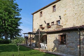 Apartment in Volterra With Garden