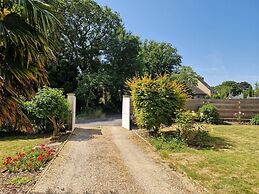 Holiday Home With Garden, Auray