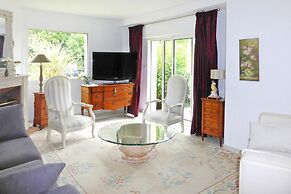 Holiday Home With Garden, Auray