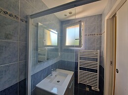 Holiday Home With Garden, Auray
