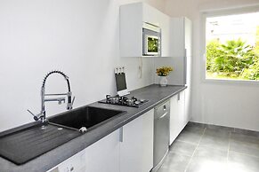 Holiday Home With Garden, Auray