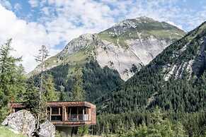Chalet Resort Near Lake