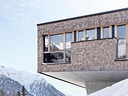Chalet Resort Near Lake