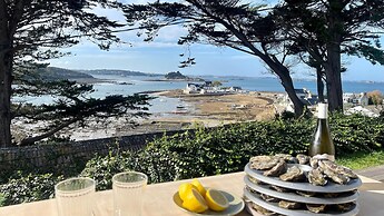 Premium Holiday Home With sea View