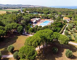 Bungalow in San Vincenzo With Shared Pool