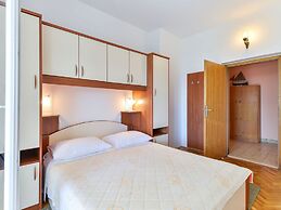 Apartments in House Liveric, in Vir at the Beach