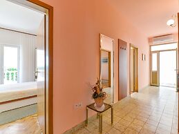 Apartments in House Liveric, in Vir at the Beach