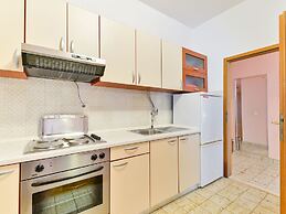 Apartments in House Liveric, in Vir at the Beach