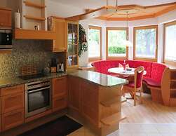 Holiday Home Emberger, Fugen