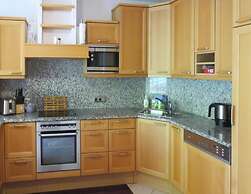 Holiday Home Emberger, Fugen