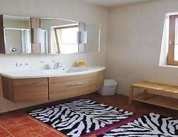 Holiday Home Emberger, Fugen