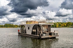 Houseboat on the Dahme, Wildau