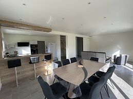 Spacious House Near Pink Granite Coast