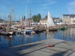 Spacious House Near Pink Granite Coast