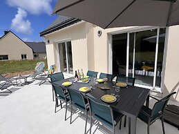 Spacious House Near Pink Granite Coast