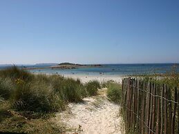 Spacious House Near Pink Granite Coast