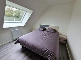 Spacious House Near Pink Granite Coast